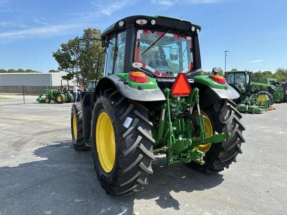 Image of John Deere 6120M equipment image 4