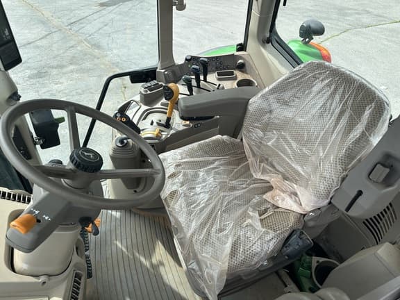 Image of John Deere 6130M equipment image 4