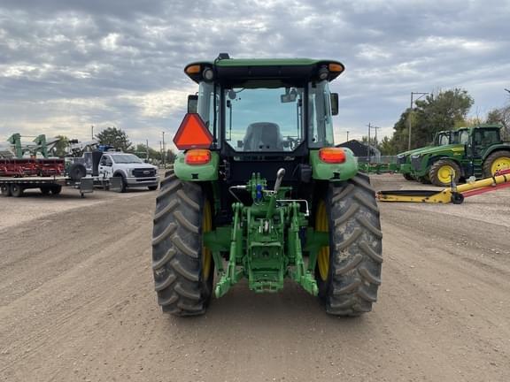 Image of John Deere 6135E equipment image 4