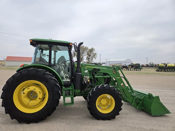 Image of John Deere 6135E equipment image 4
