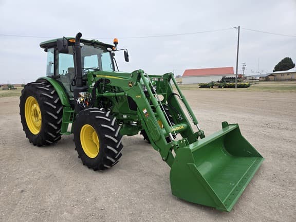 Image of John Deere 6135E equipment image 3