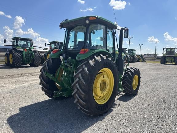 Image of John Deere 6135E equipment image 4