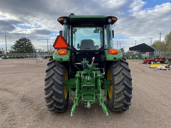 Image of John Deere 6135E equipment image 4