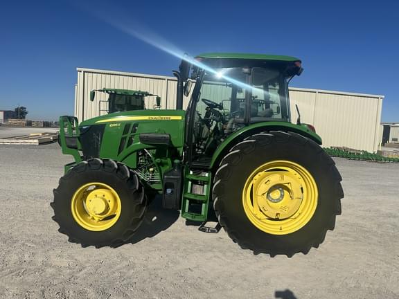Image of John Deere 6135E equipment image 1
