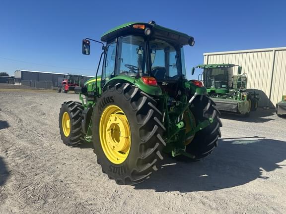 Image of John Deere 6135E equipment image 2