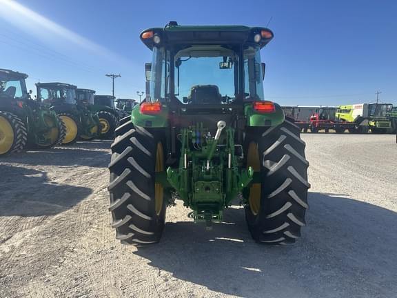 Image of John Deere 6135E equipment image 3