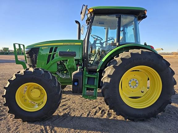 Image of John Deere 6135E equipment image 1