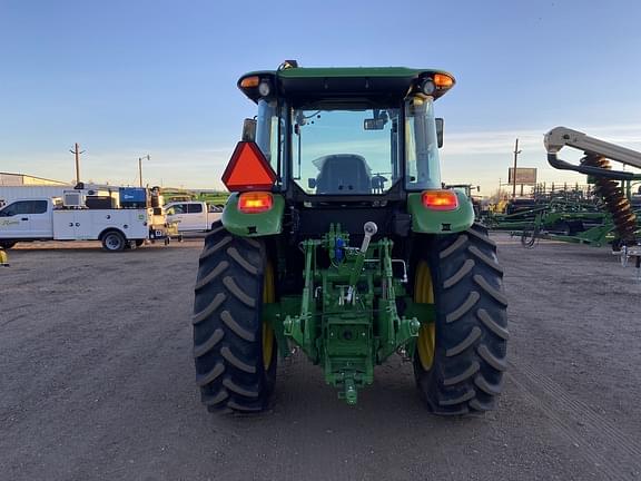 Image of John Deere 6135E equipment image 4