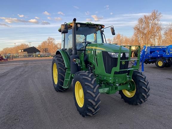 Image of John Deere 6135E equipment image 2
