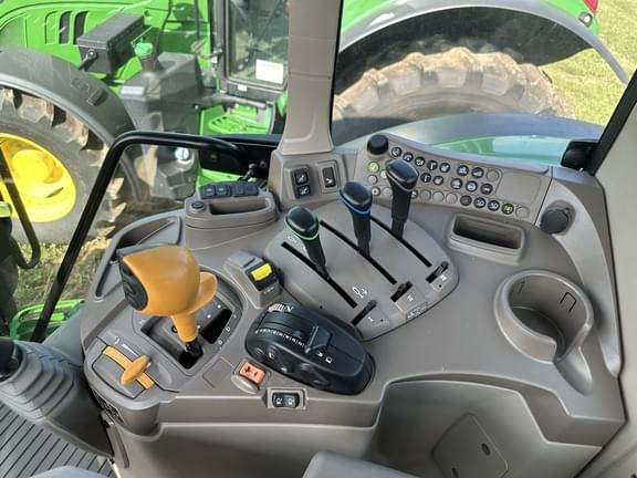 Image of John Deere 6140M equipment image 4