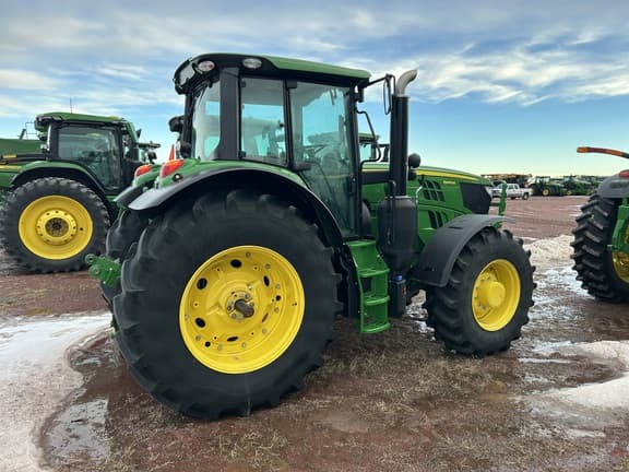 Image of John Deere 6145M equipment image 4