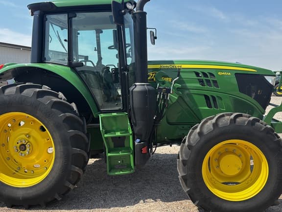 Image of John Deere 6145M equipment image 2