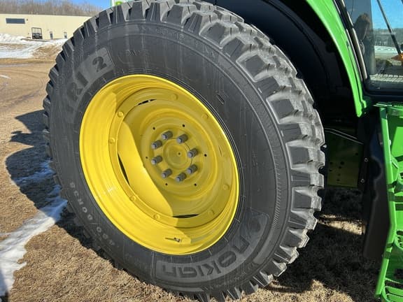 Image of John Deere 6145M equipment image 4