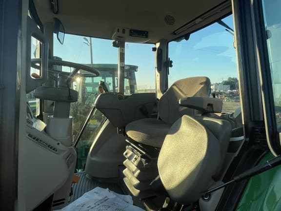 Image of John Deere 6155M equipment image 3