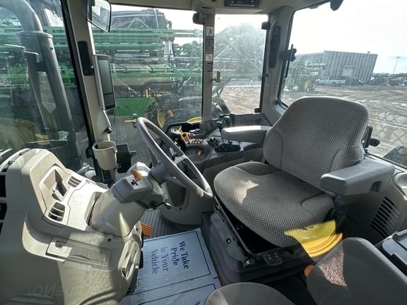 Image of John Deere 6155M equipment image 3