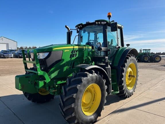 Image of John Deere 6155M equipment image 2