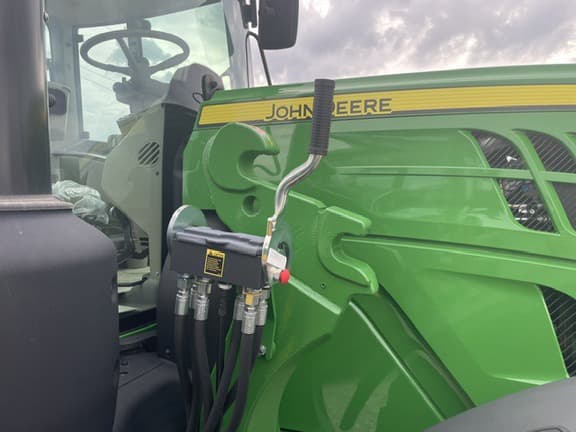 Image of John Deere 6155M equipment image 3
