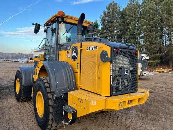 Image of John Deere 624P equipment image 2
