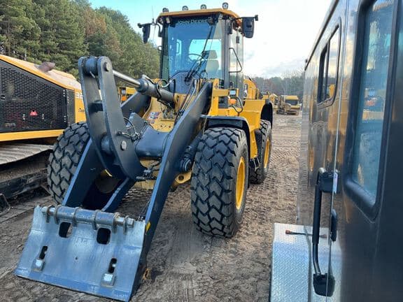 Image of John Deere 624P Primary image