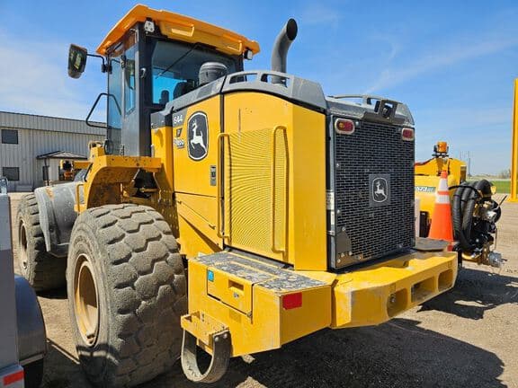 Image of John Deere 644P equipment image 1
