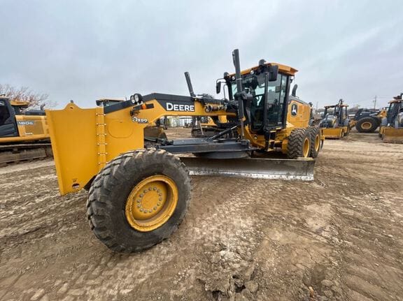 2024 John Deere 672G Equipment Image0