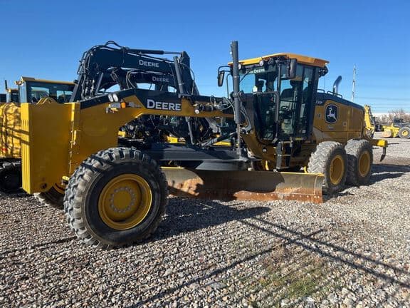 Image of John Deere 672G Primary image