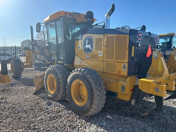 Image of John Deere 672G equipment image 1