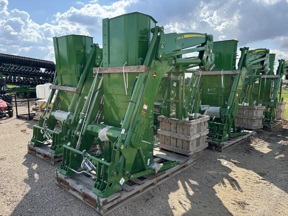 Image of John Deere 680R equipment image 1