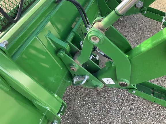 Image of John Deere 680R equipment image 2