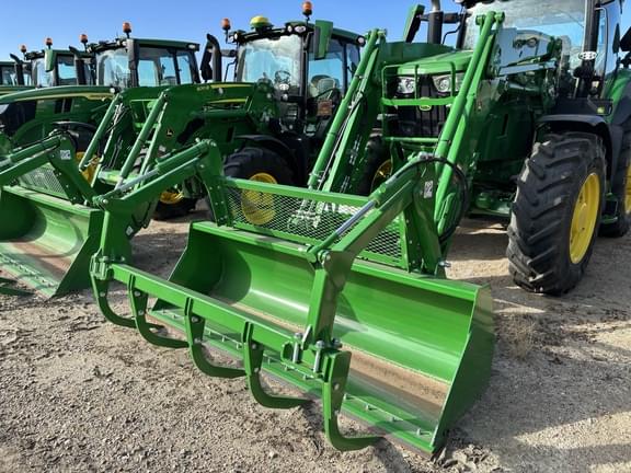 Image of John Deere 680R equipment image 2