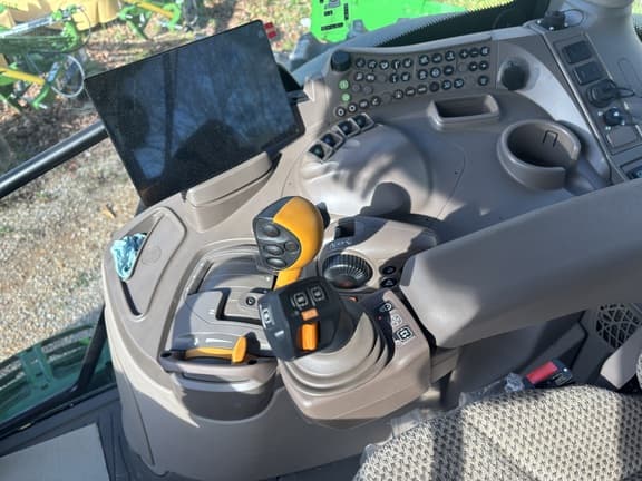 Image of John Deere 6R 175 equipment image 2