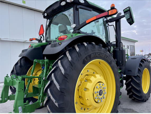 Image of John Deere 6R 195 equipment image 4