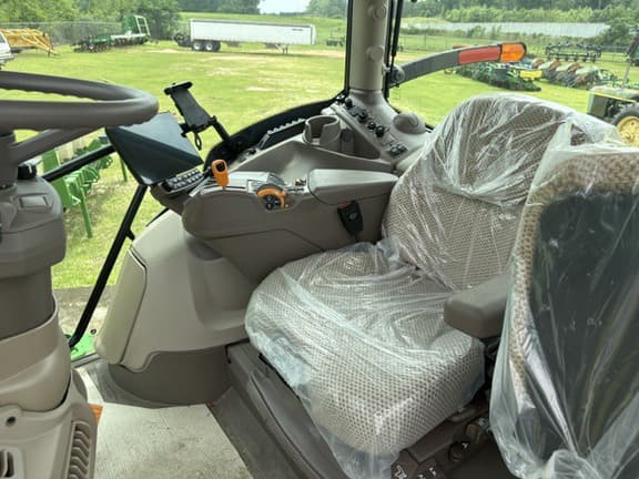 Image of John Deere 6R 195 equipment image 1