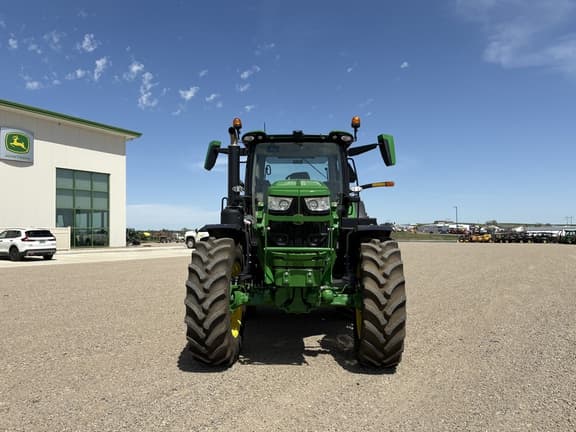 Image of John Deere 6R 215 equipment image 1
