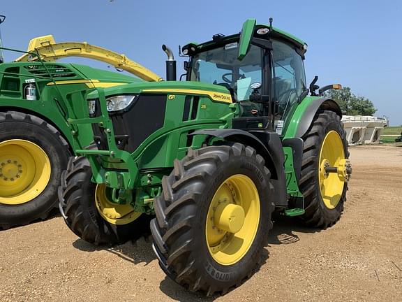 Image of John Deere 6R 215 equipment image 4