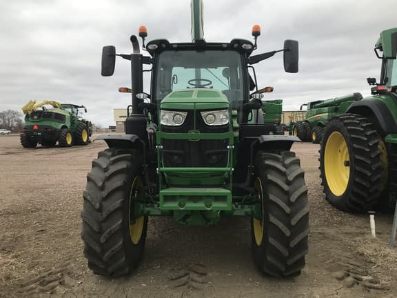 Image of John Deere 6R 215 equipment image 2