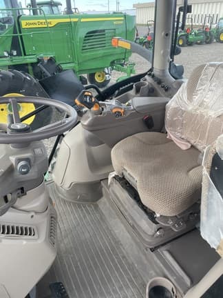 Image of John Deere 6R 215 equipment image 3