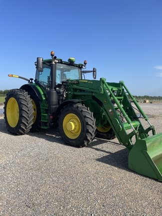 Image of John Deere 6R 215 equipment image 1