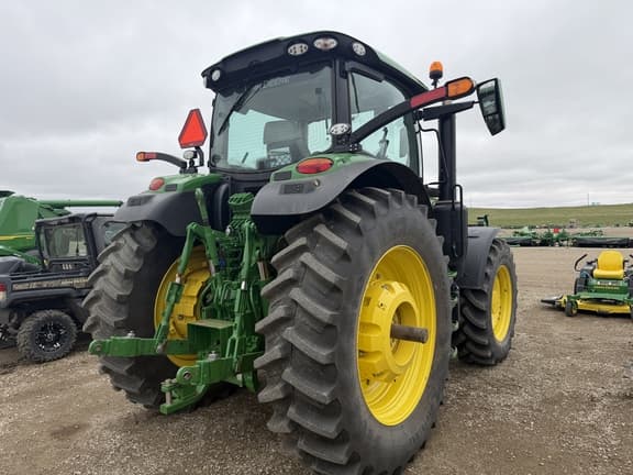 Image of John Deere 6R 215 equipment image 3