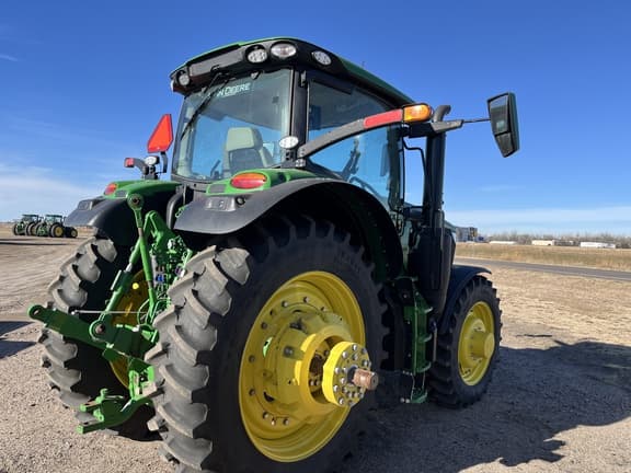 Image of John Deere 6R 215 equipment image 2