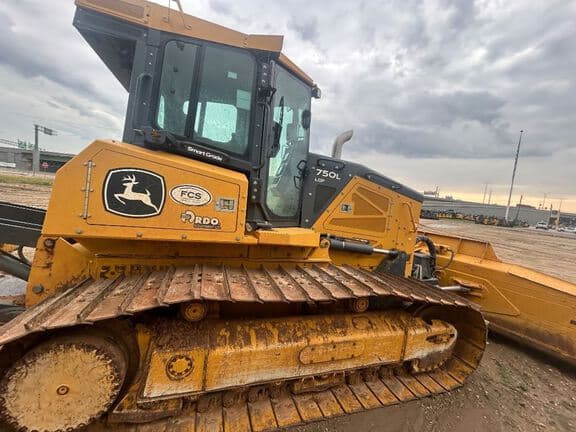 Image of John Deere 750L equipment image 1
