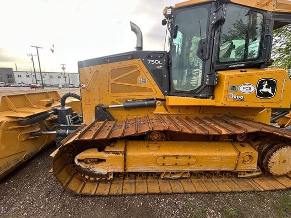Image of John Deere 750L equipment image 1