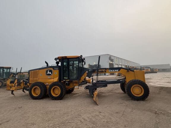 Image of John Deere 772G equipment image 3