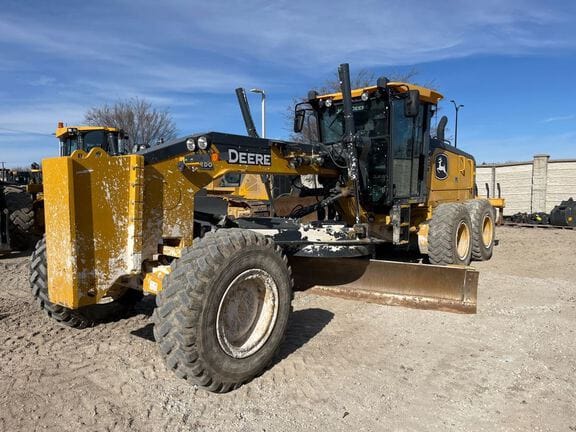 2024 John Deere 772G Equipment Image0
