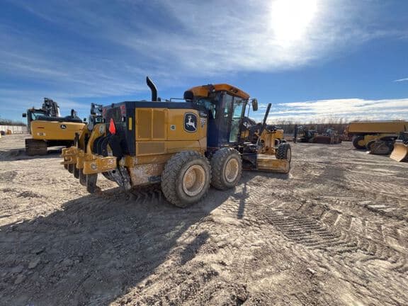 Image of John Deere 772G equipment image 4