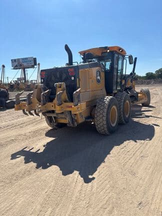 Image of John Deere 772G equipment image 3