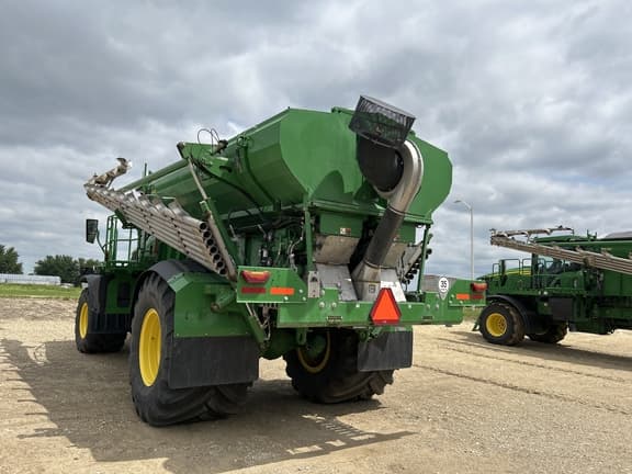Image of John Deere 800R equipment image 3