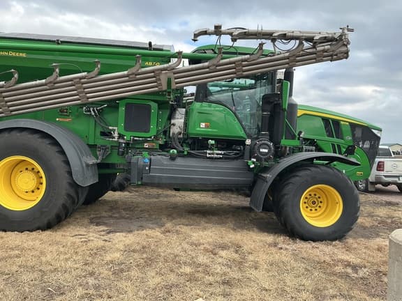 Image of John Deere 800R equipment image 2