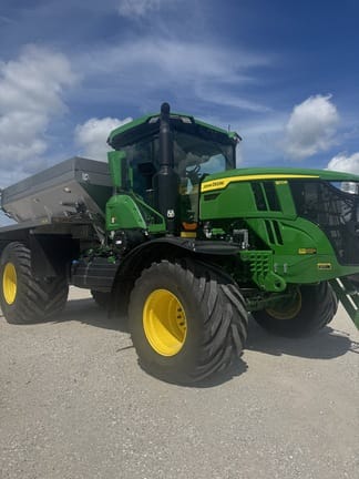 2024 John Deere 800R Equipment Image0
