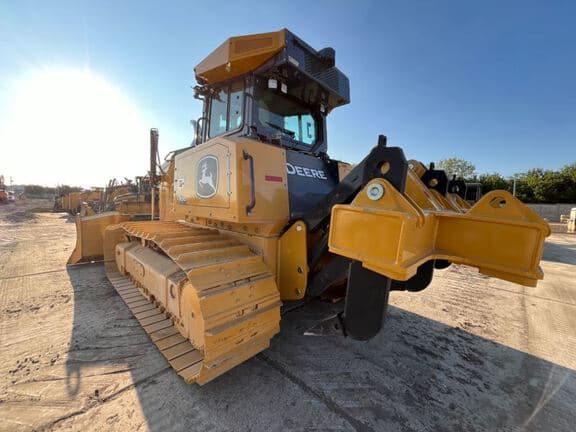 Image of John Deere 850L equipment image 2